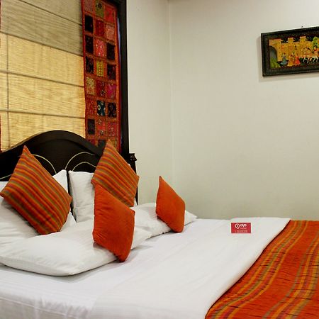 Oyo Premium Rajouri Garden Janta Market Nuova Delhi Esterno foto