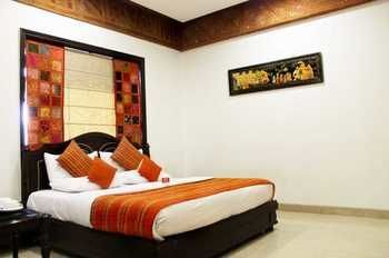 Oyo Premium Rajouri Garden Janta Market Nuova Delhi Esterno foto